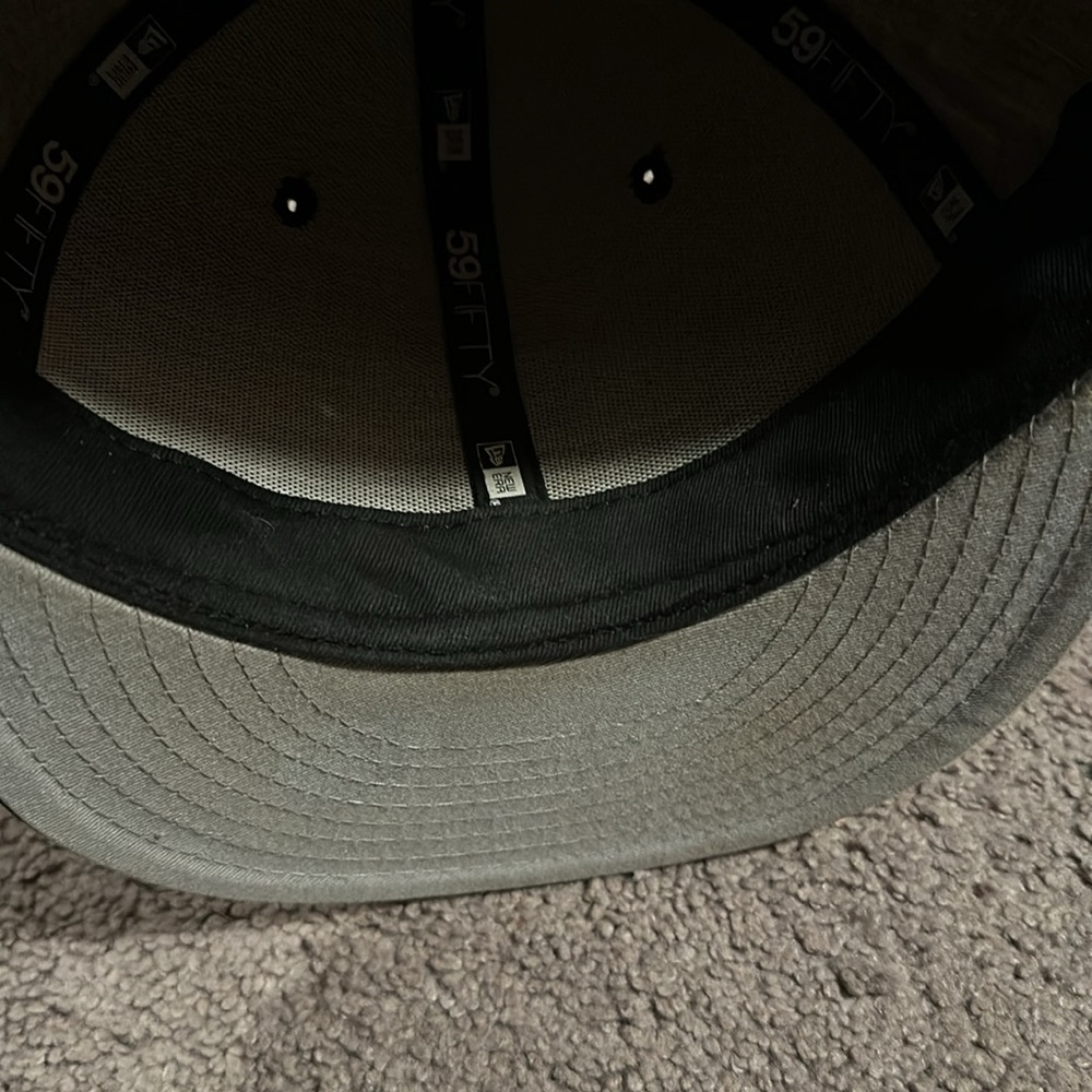Seattle mariners grey / black / red new era hat - Picture 3 of 4